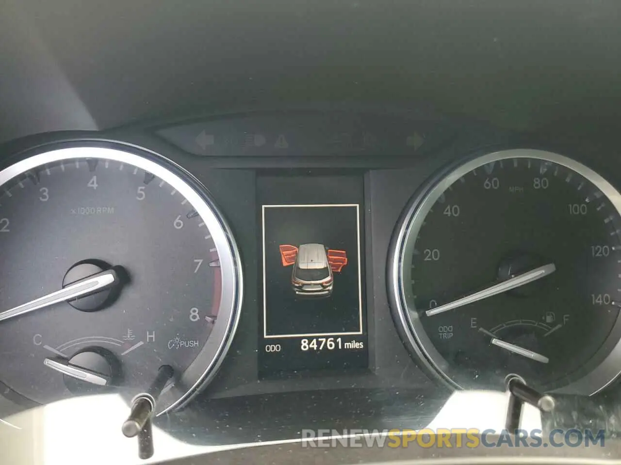 9 Photograph of a damaged car 5TDYZRFH4KS303941 TOYOTA HIGHLANDER 2019