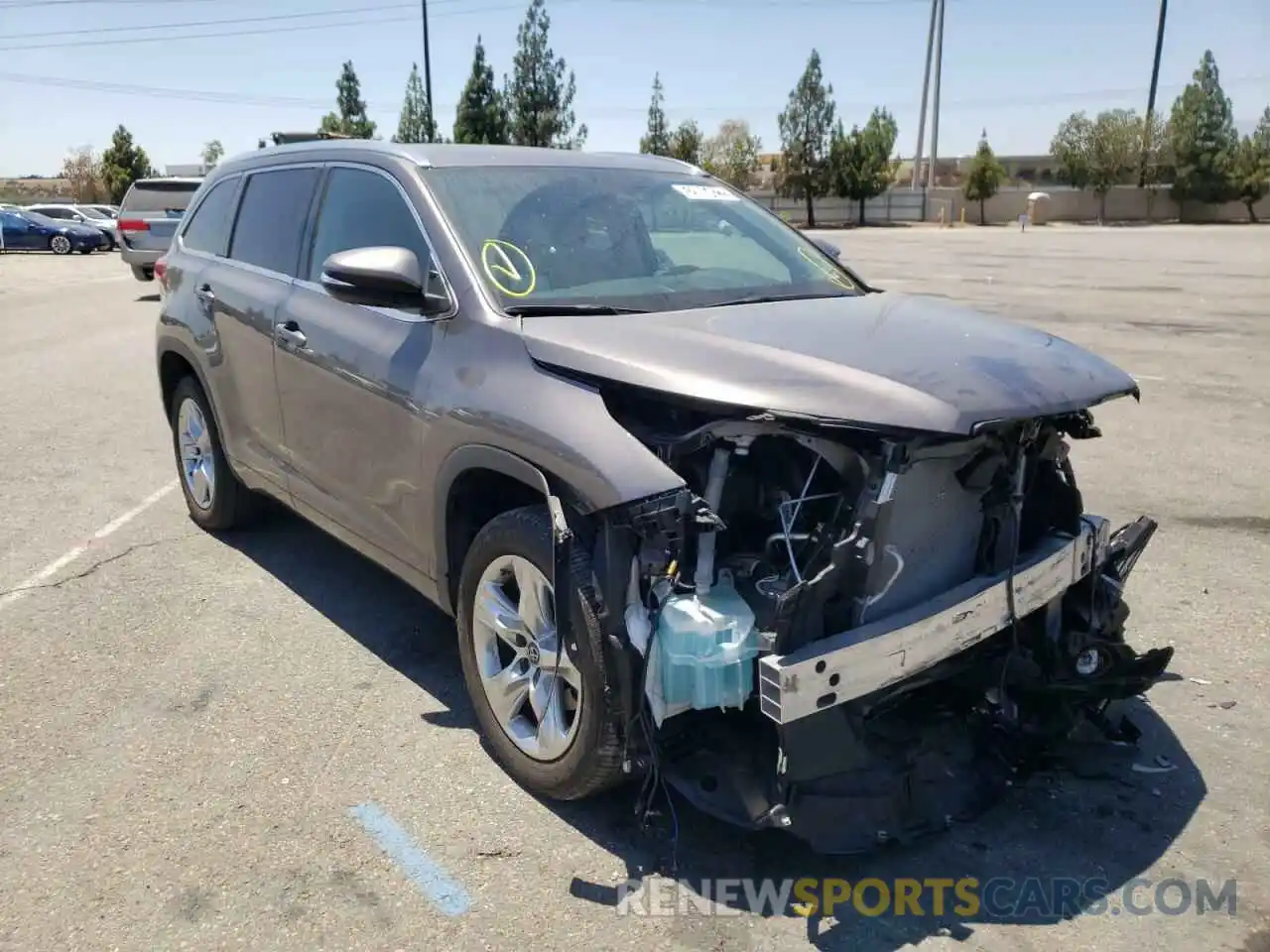 1 Photograph of a damaged car 5TDYZRFH4KS331643 TOYOTA HIGHLANDER 2019