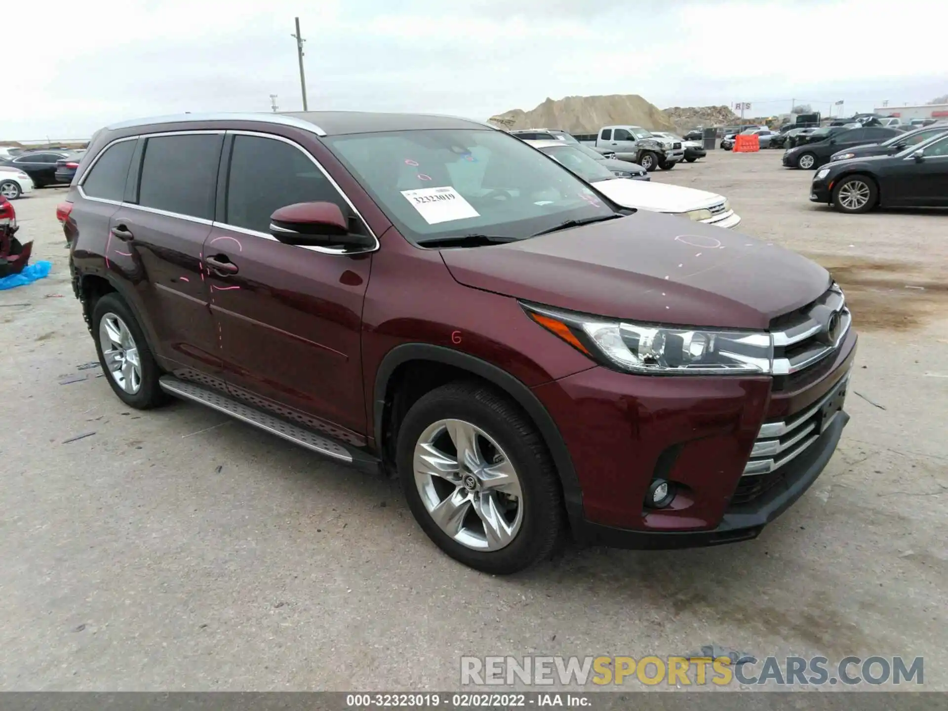 1 Photograph of a damaged car 5TDYZRFH4KS333201 TOYOTA HIGHLANDER 2019