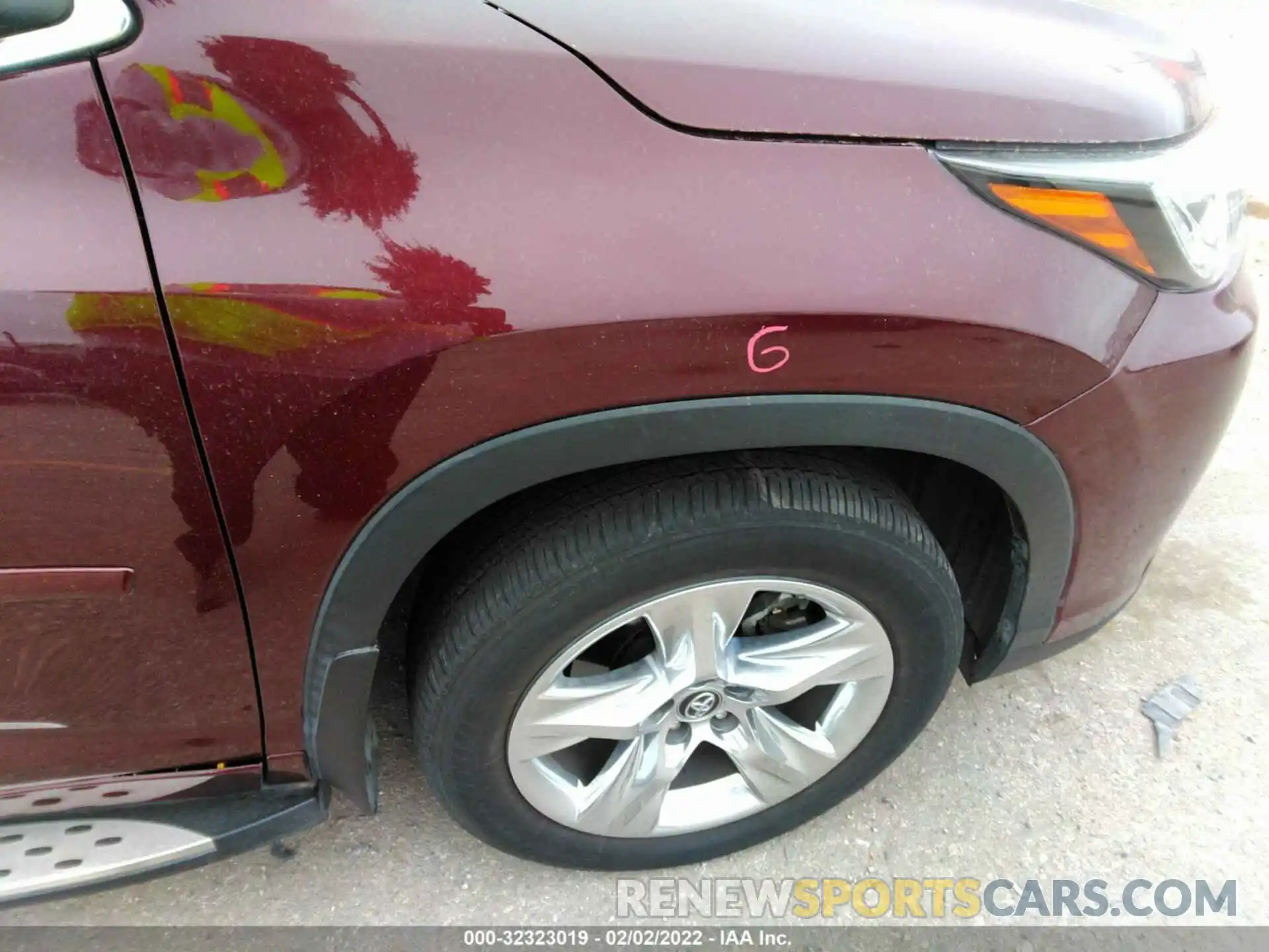 14 Photograph of a damaged car 5TDYZRFH4KS333201 TOYOTA HIGHLANDER 2019