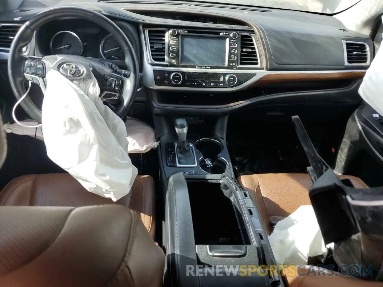 8 Photograph of a damaged car 5TDYZRFH4KS349107 TOYOTA HIGHLANDER 2019