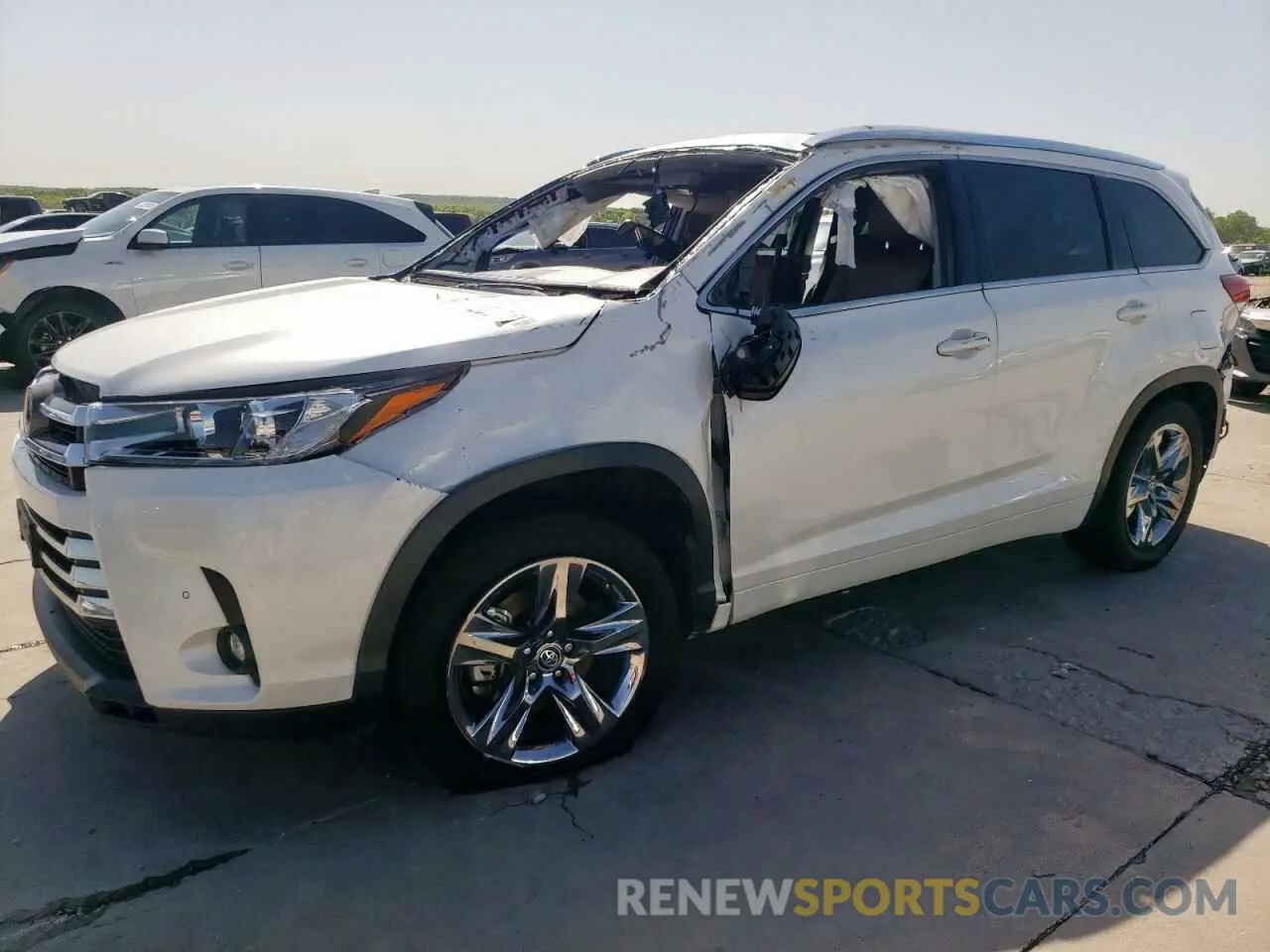 1 Photograph of a damaged car 5TDYZRFH5KS302975 TOYOTA HIGHLANDER 2019