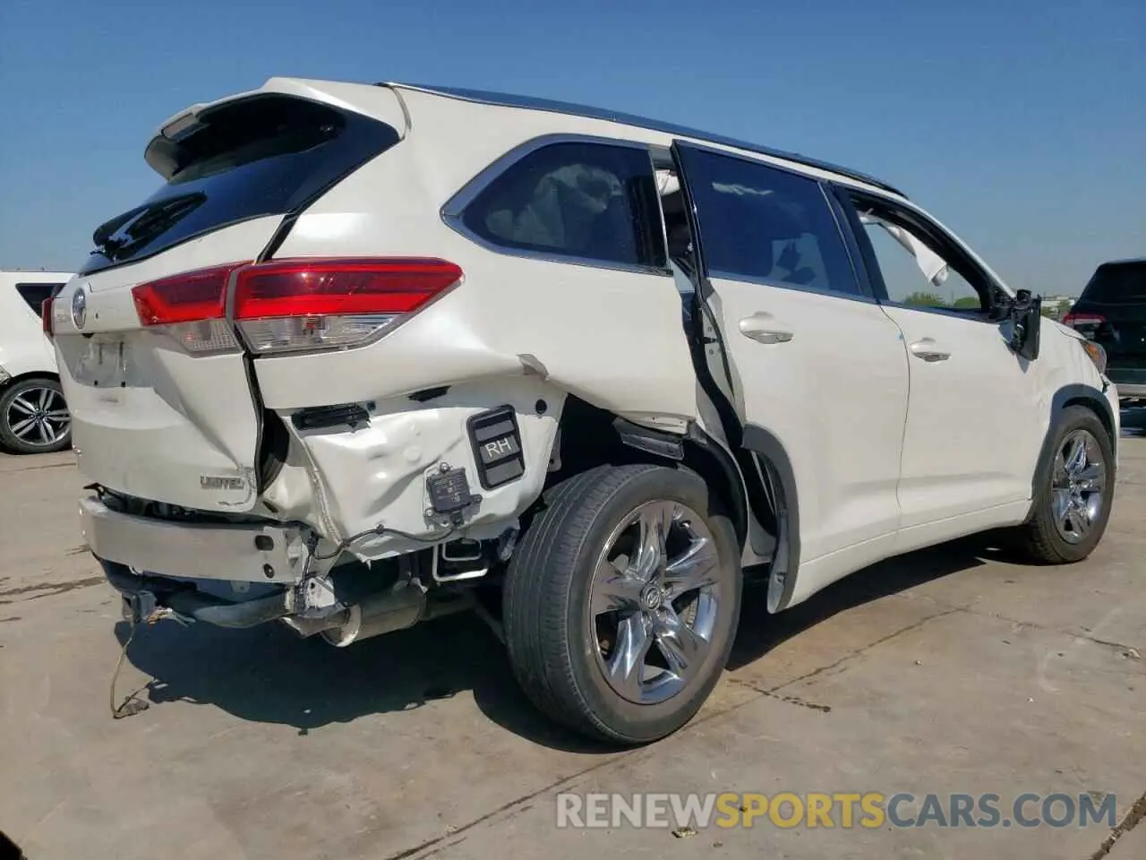 3 Photograph of a damaged car 5TDYZRFH5KS302975 TOYOTA HIGHLANDER 2019