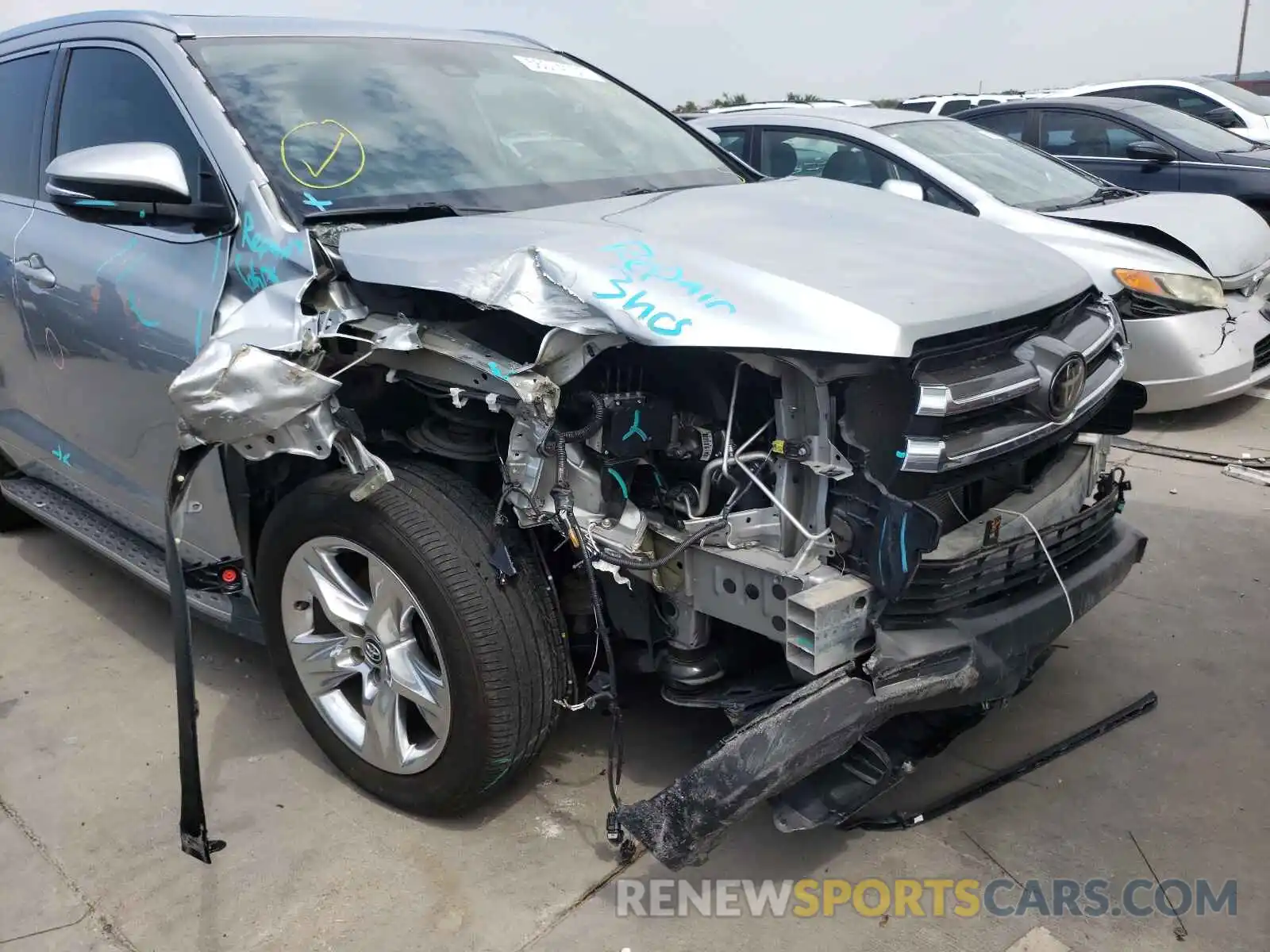 9 Photograph of a damaged car 5TDYZRFH5KS307691 TOYOTA HIGHLANDER 2019