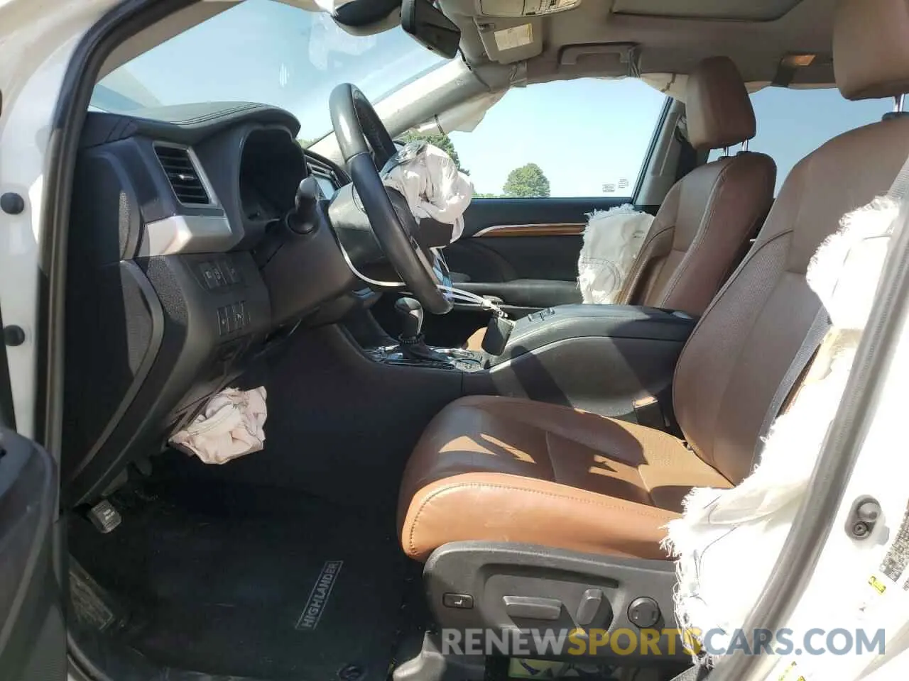 7 Photograph of a damaged car 5TDYZRFH5KS332655 TOYOTA HIGHLANDER 2019