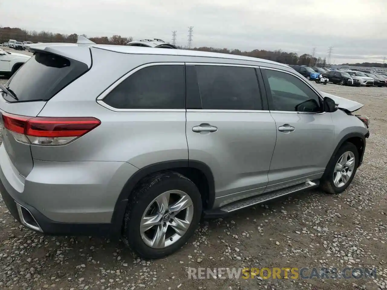 3 Photograph of a damaged car 5TDYZRFH7KS307630 TOYOTA HIGHLANDER 2019