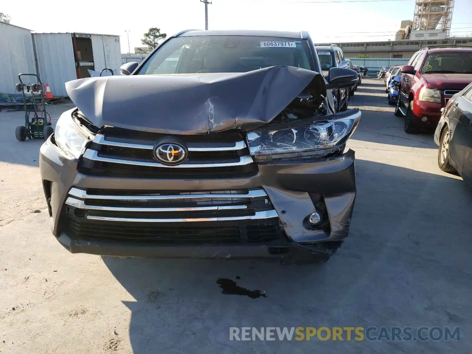 9 Photograph of a damaged car 5TDYZRFH7KS309829 TOYOTA HIGHLANDER 2019