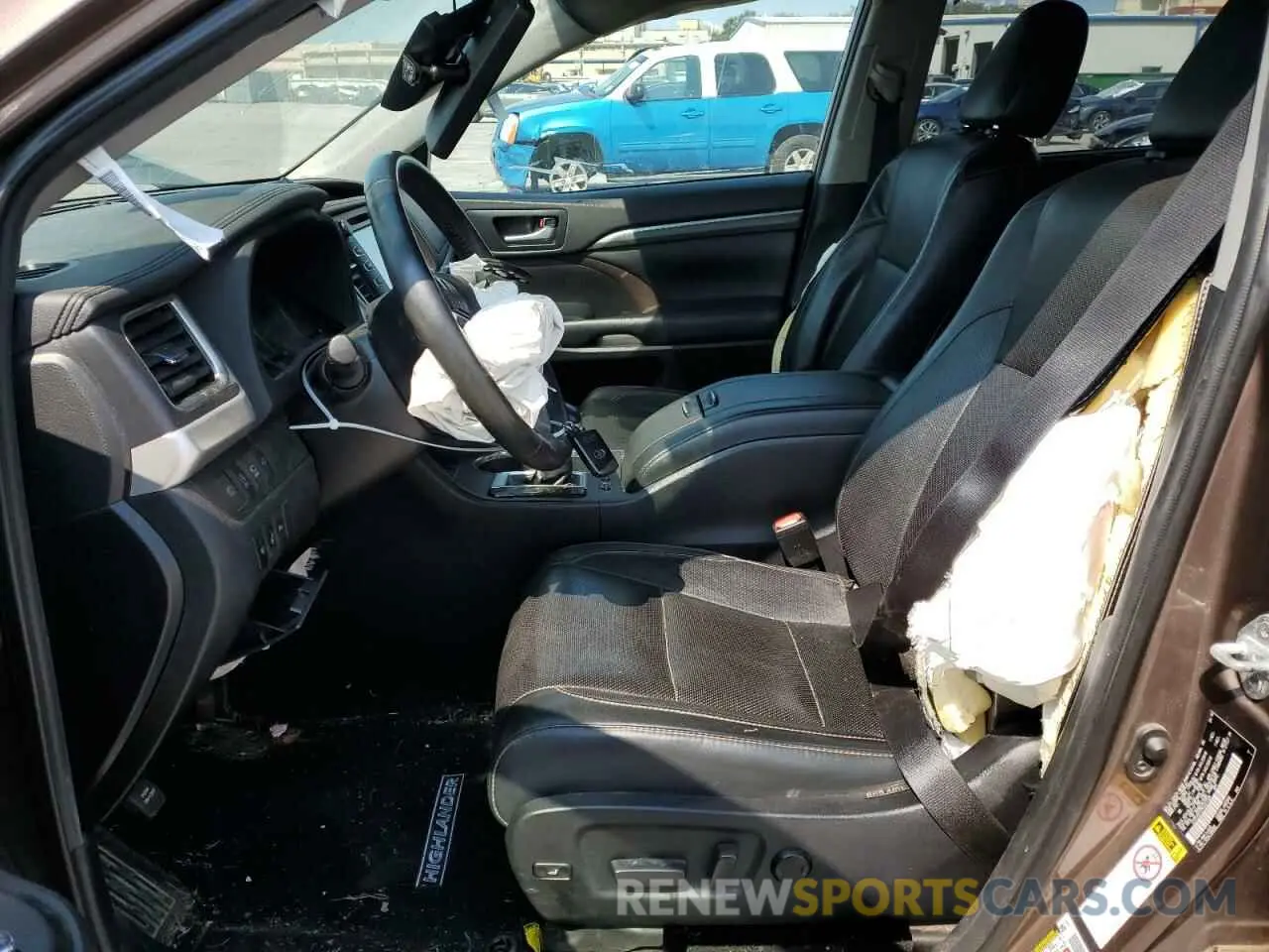 7 Photograph of a damaged car 5TDYZRFH7KS327358 TOYOTA HIGHLANDER 2019