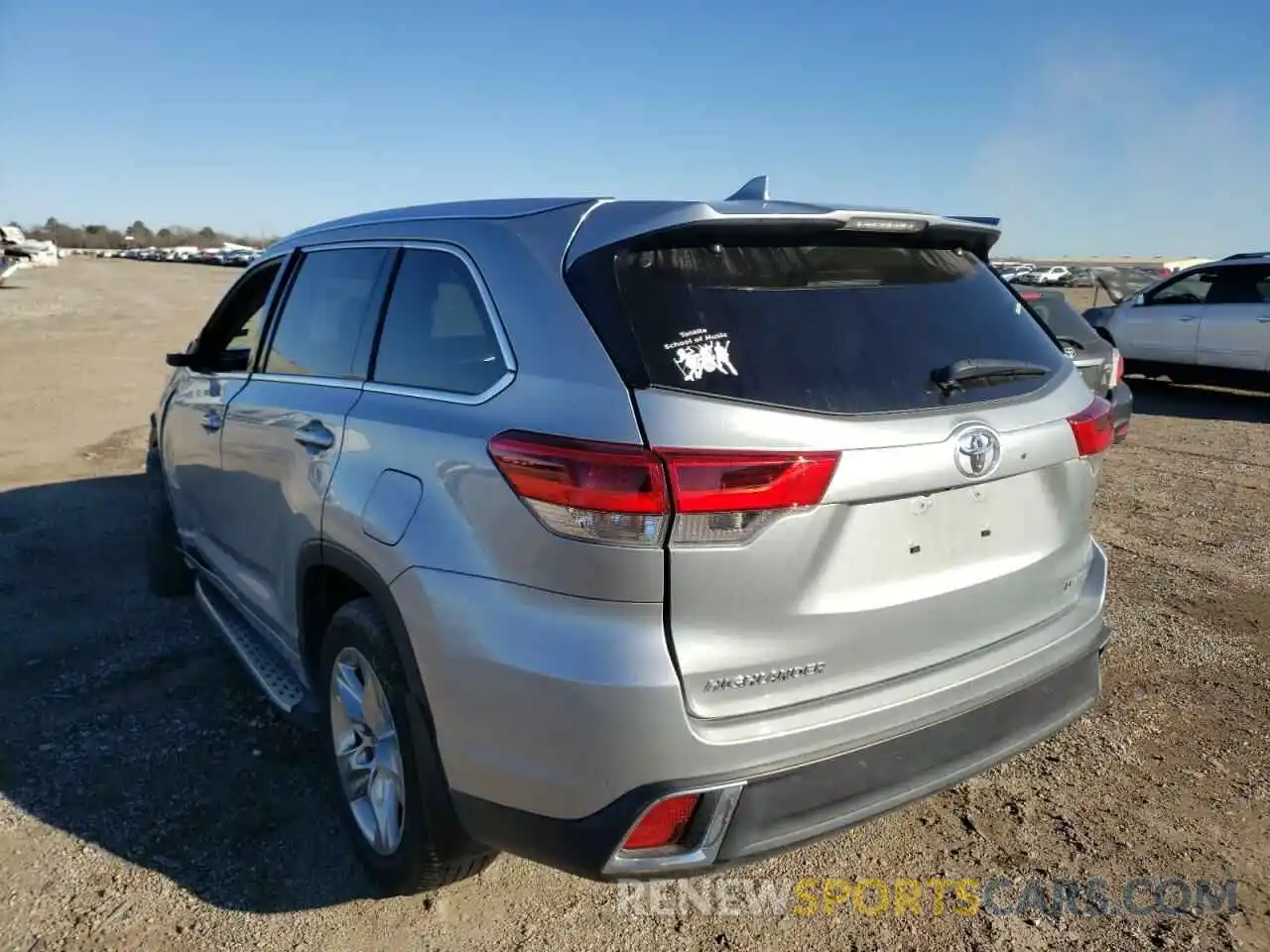 3 Photograph of a damaged car 5TDYZRFH8KS325103 TOYOTA HIGHLANDER 2019