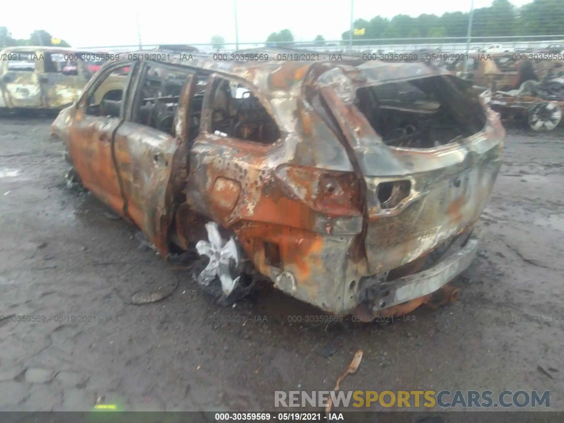 3 Photograph of a damaged car 5TDYZRFH8KS337316 TOYOTA HIGHLANDER 2019