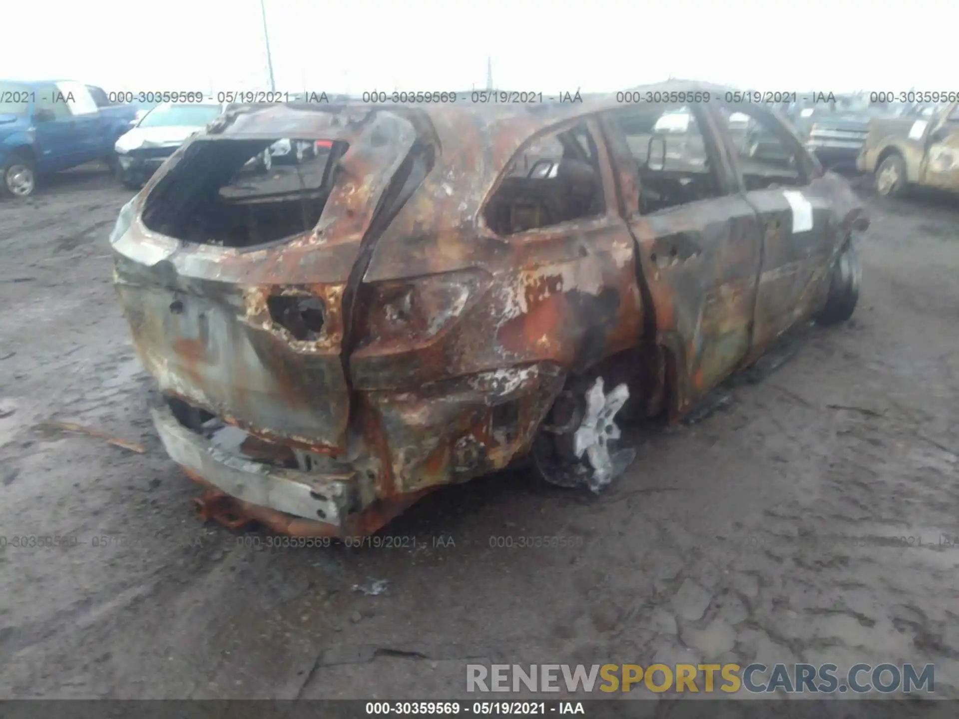 4 Photograph of a damaged car 5TDYZRFH8KS337316 TOYOTA HIGHLANDER 2019