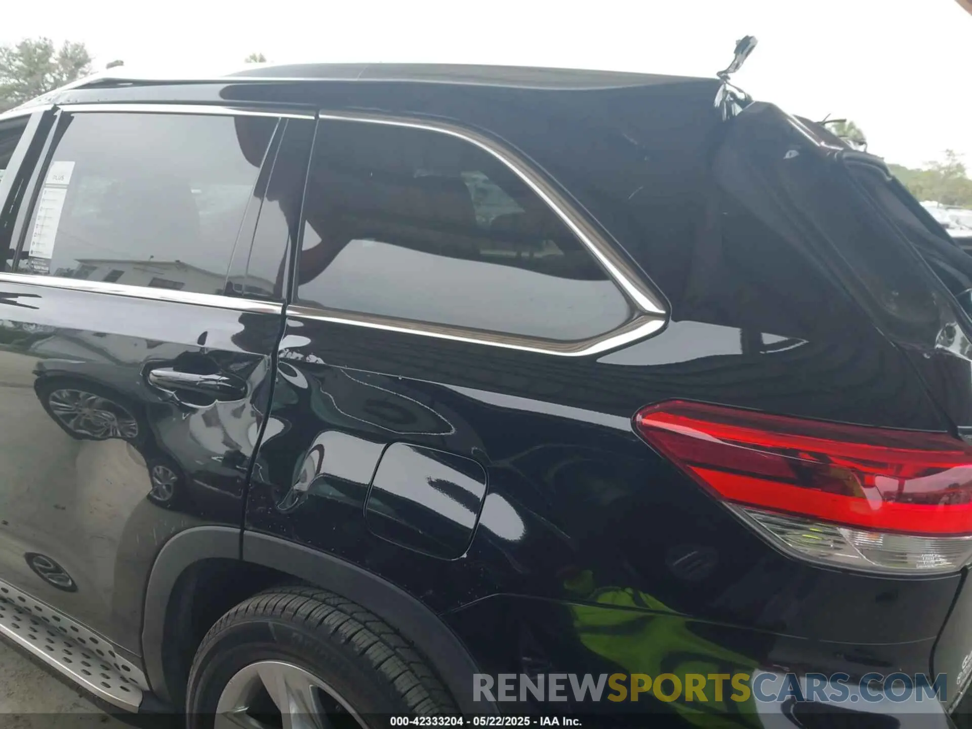 14 Photograph of a damaged car 5TDYZRFH8KS339051 TOYOTA HIGHLANDER 2019