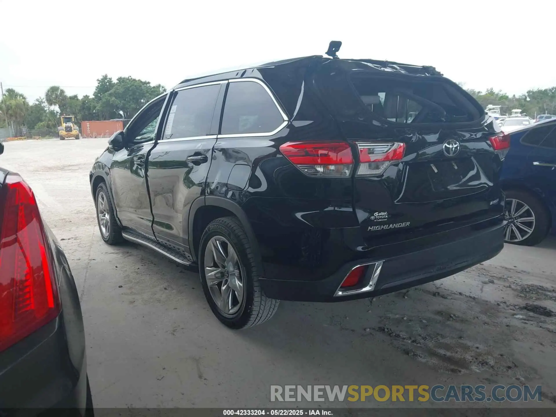 3 Photograph of a damaged car 5TDYZRFH8KS339051 TOYOTA HIGHLANDER 2019