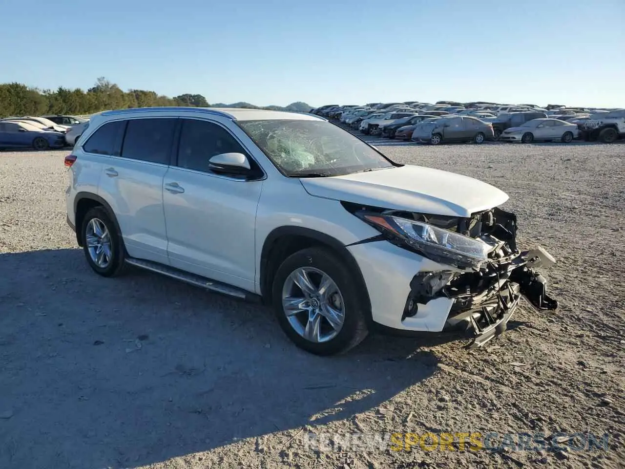 4 Photograph of a damaged car 5TDYZRFH8KS340877 TOYOTA HIGHLANDER 2019