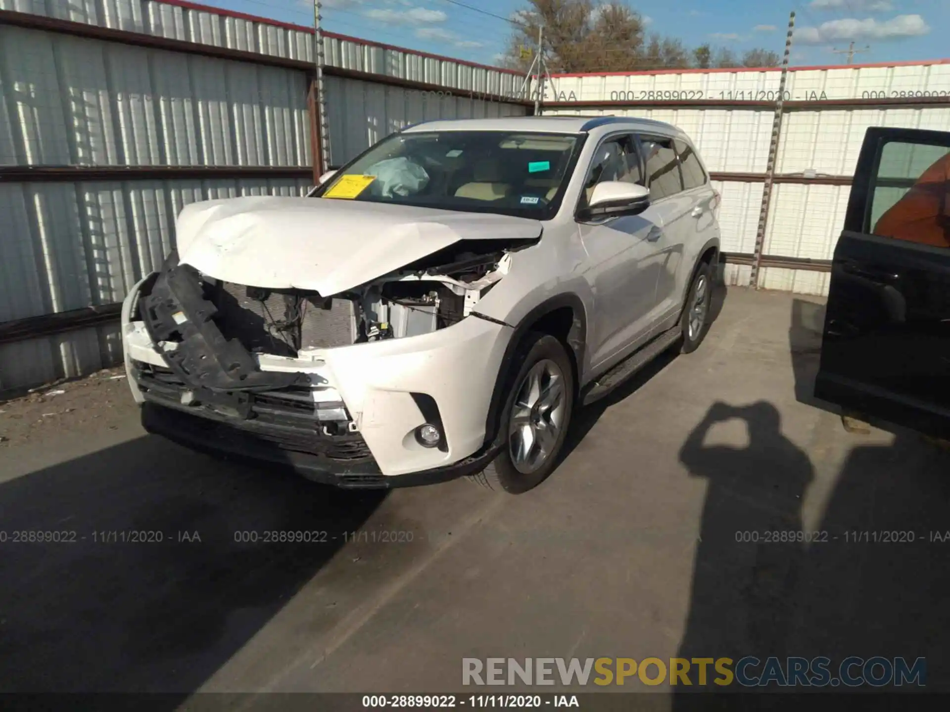 2 Photograph of a damaged car 5TDYZRFH8KS363057 TOYOTA HIGHLANDER 2019