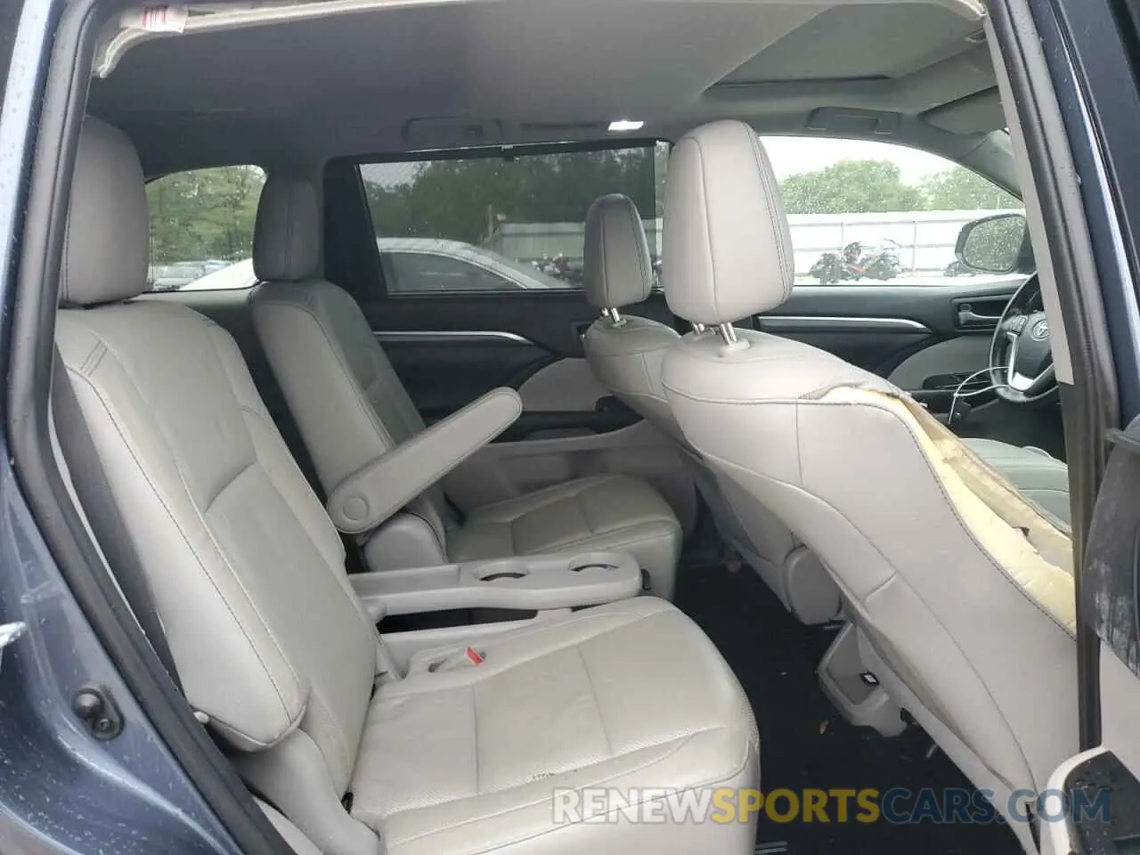 12 Photograph of a damaged car 5TDYZRFH8KS364953 TOYOTA HIGHLANDER 2019