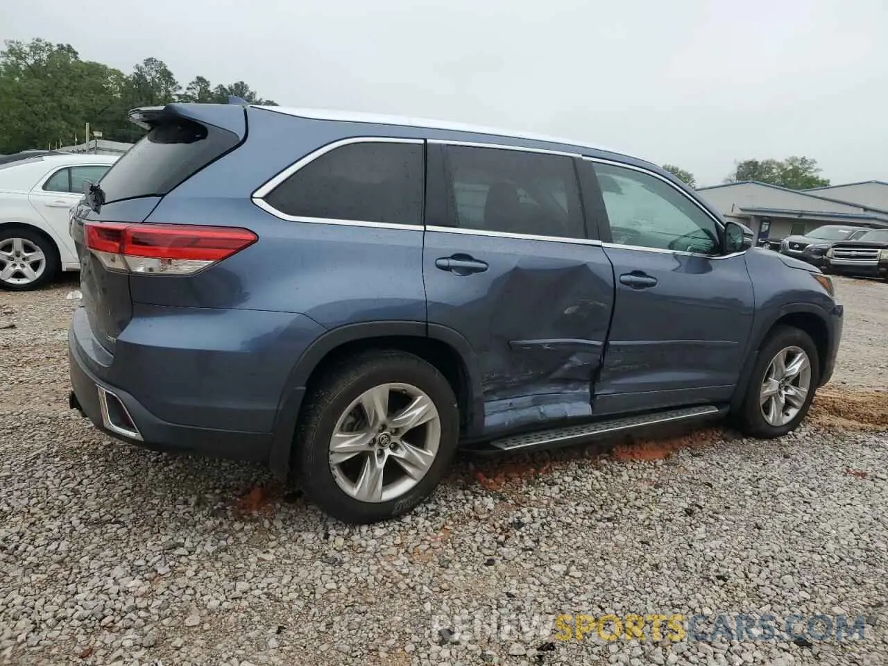 3 Photograph of a damaged car 5TDYZRFH8KS364953 TOYOTA HIGHLANDER 2019