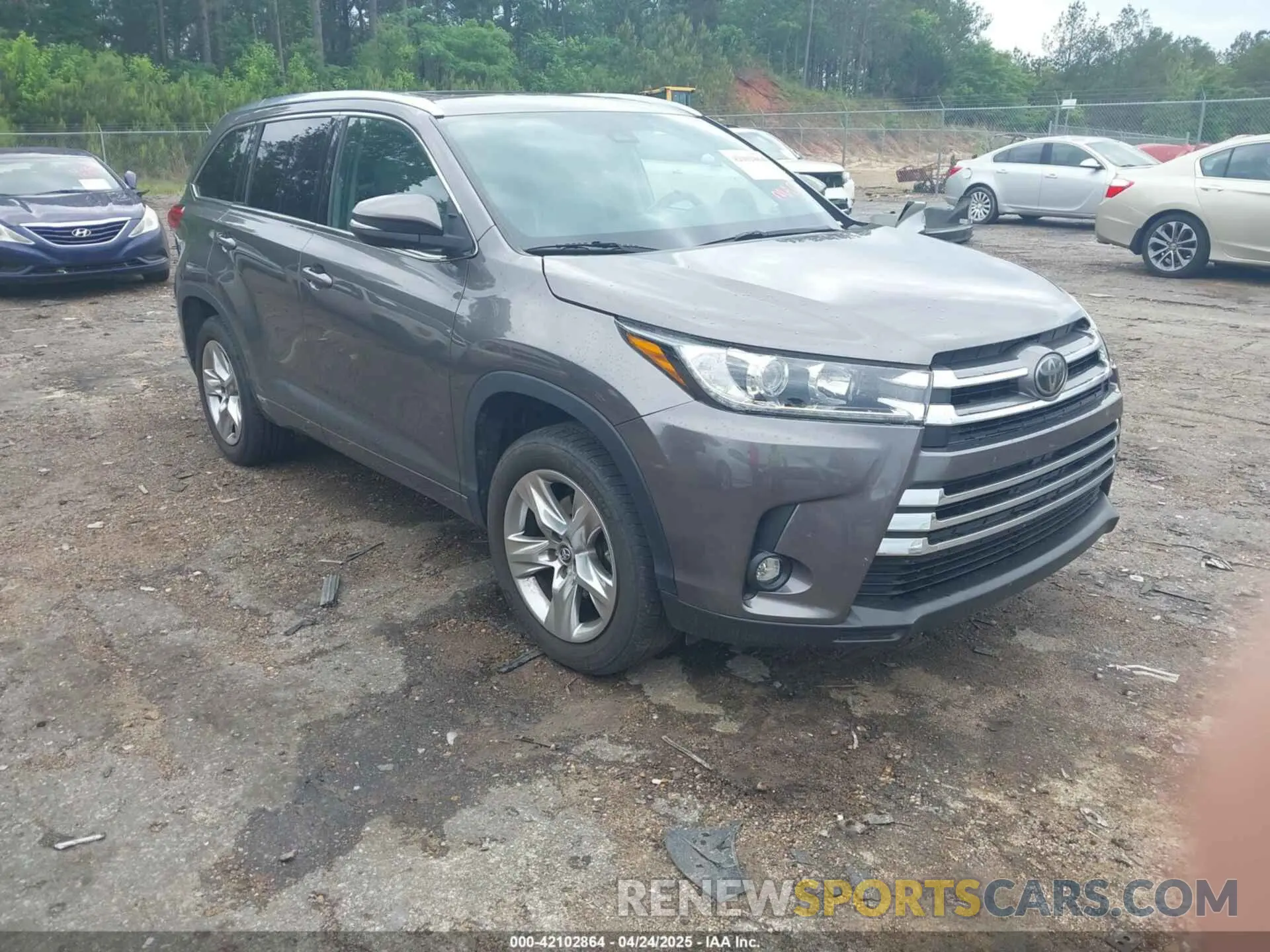 1 Photograph of a damaged car 5TDYZRFH9KS300288 TOYOTA HIGHLANDER 2019