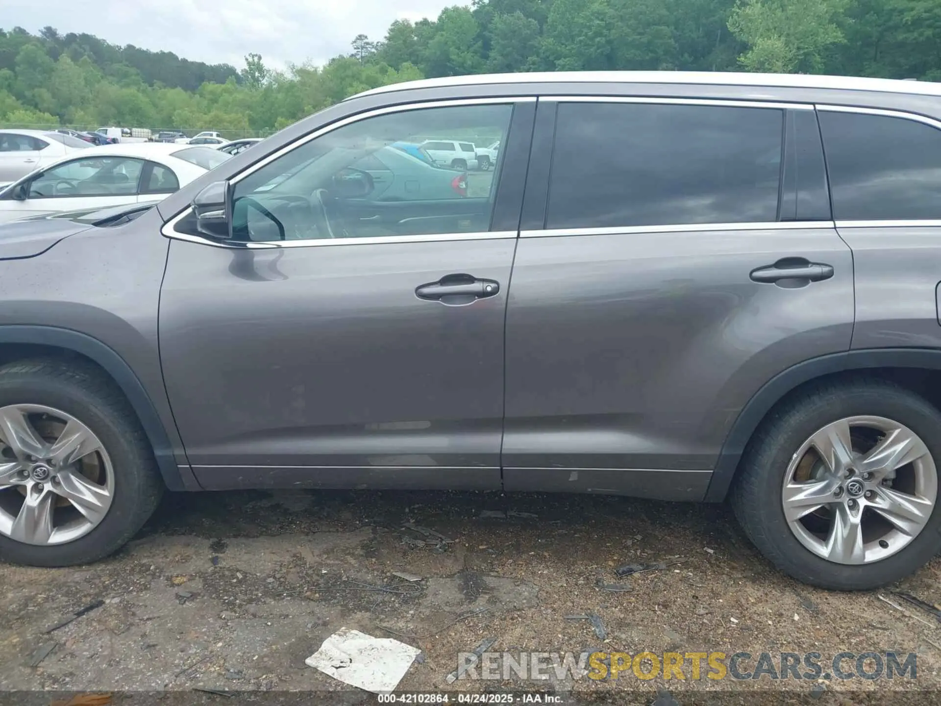 14 Photograph of a damaged car 5TDYZRFH9KS300288 TOYOTA HIGHLANDER 2019