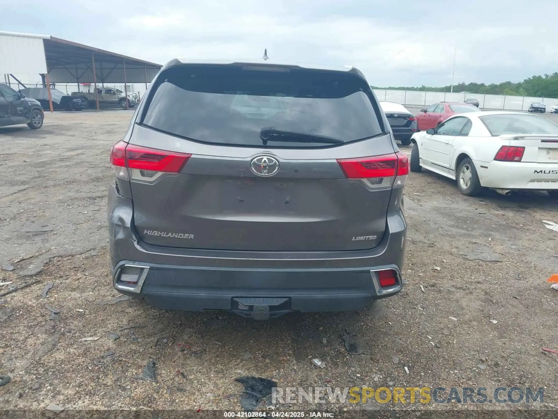 16 Photograph of a damaged car 5TDYZRFH9KS300288 TOYOTA HIGHLANDER 2019