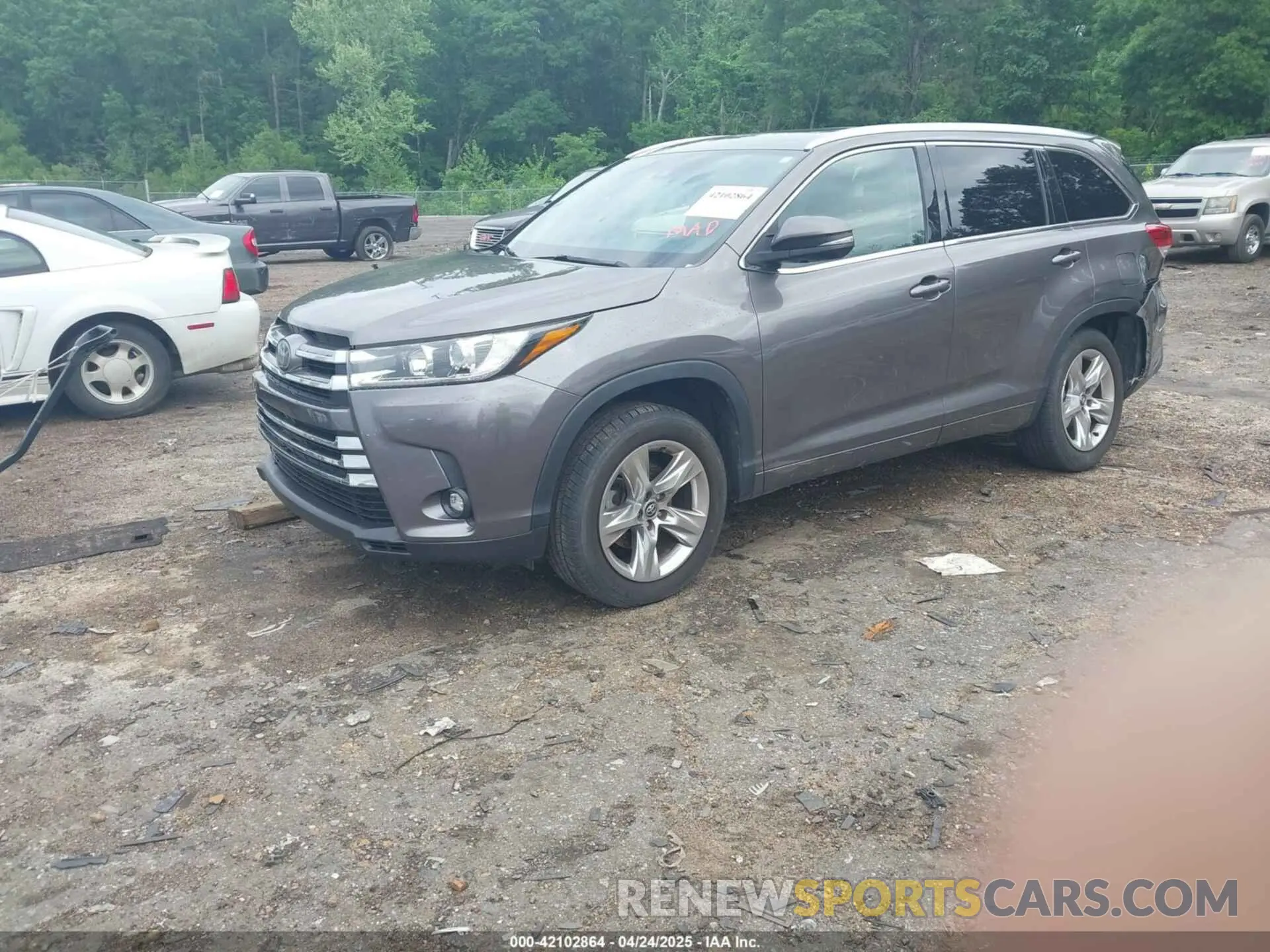 2 Photograph of a damaged car 5TDYZRFH9KS300288 TOYOTA HIGHLANDER 2019