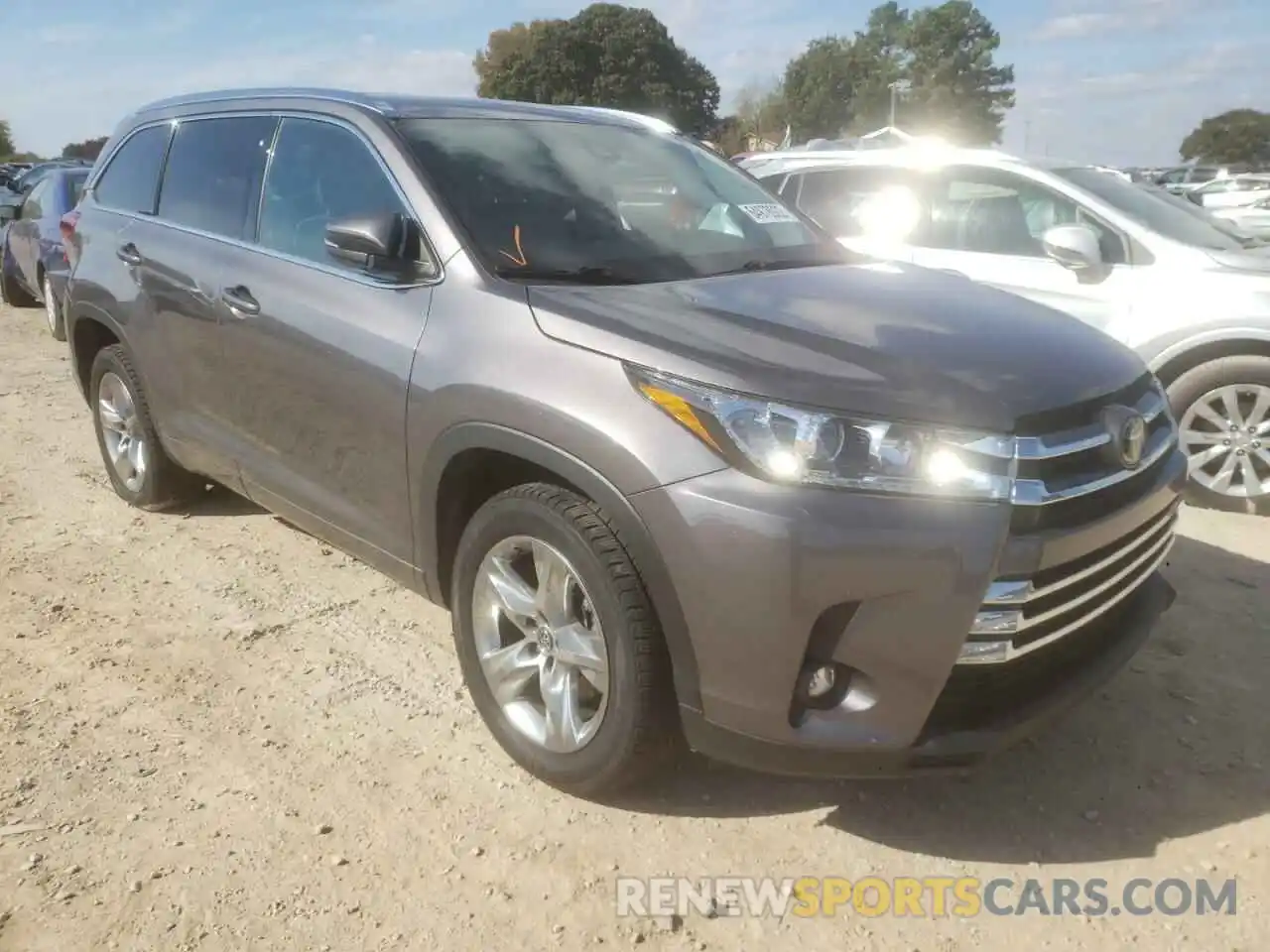 1 Photograph of a damaged car 5TDYZRFH9KS318676 TOYOTA HIGHLANDER 2019