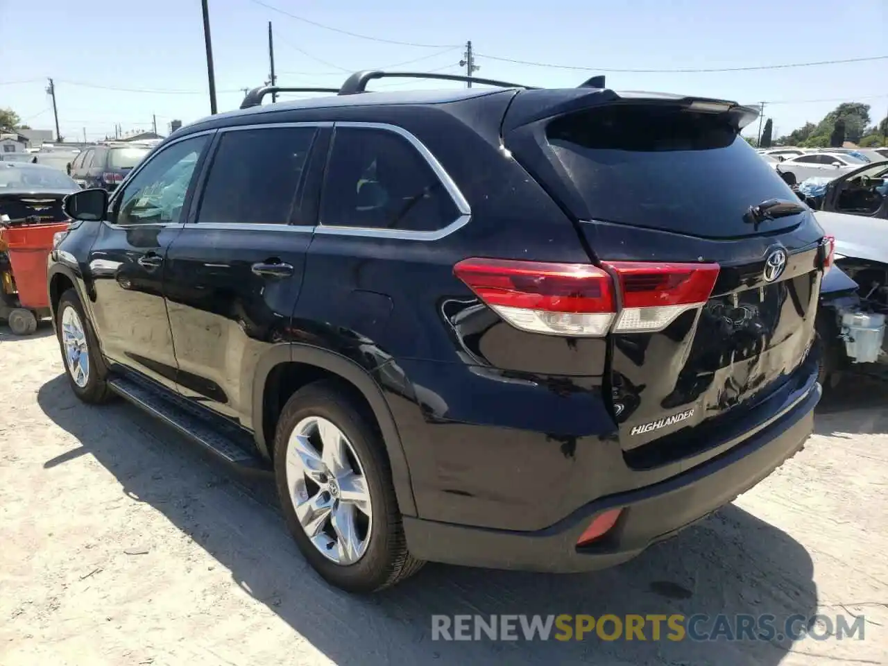 3 Photograph of a damaged car 5TDYZRFH9KS348874 TOYOTA HIGHLANDER 2019