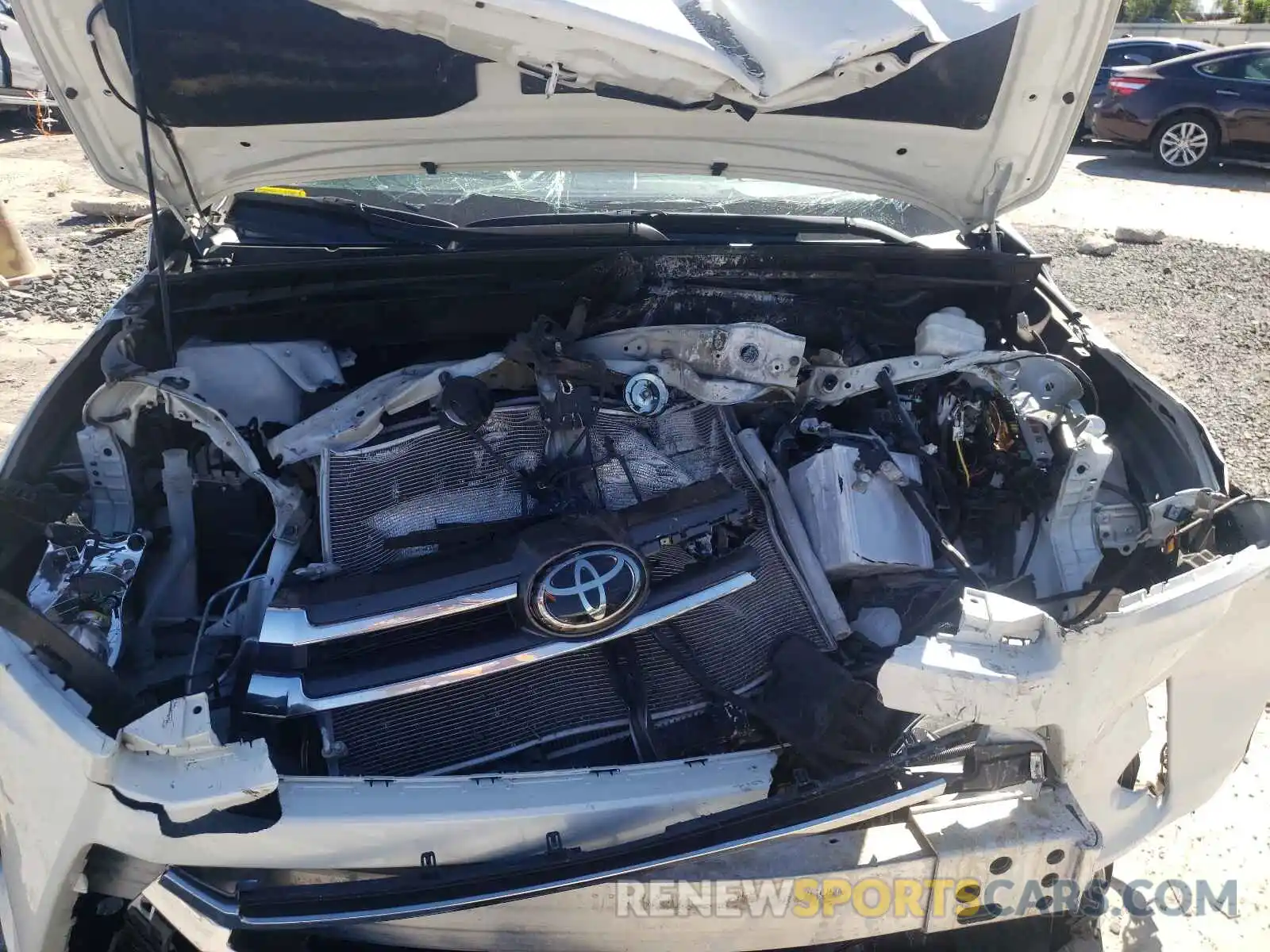 7 Photograph of a damaged car 5TDYZRFHXKS305323 TOYOTA HIGHLANDER 2019