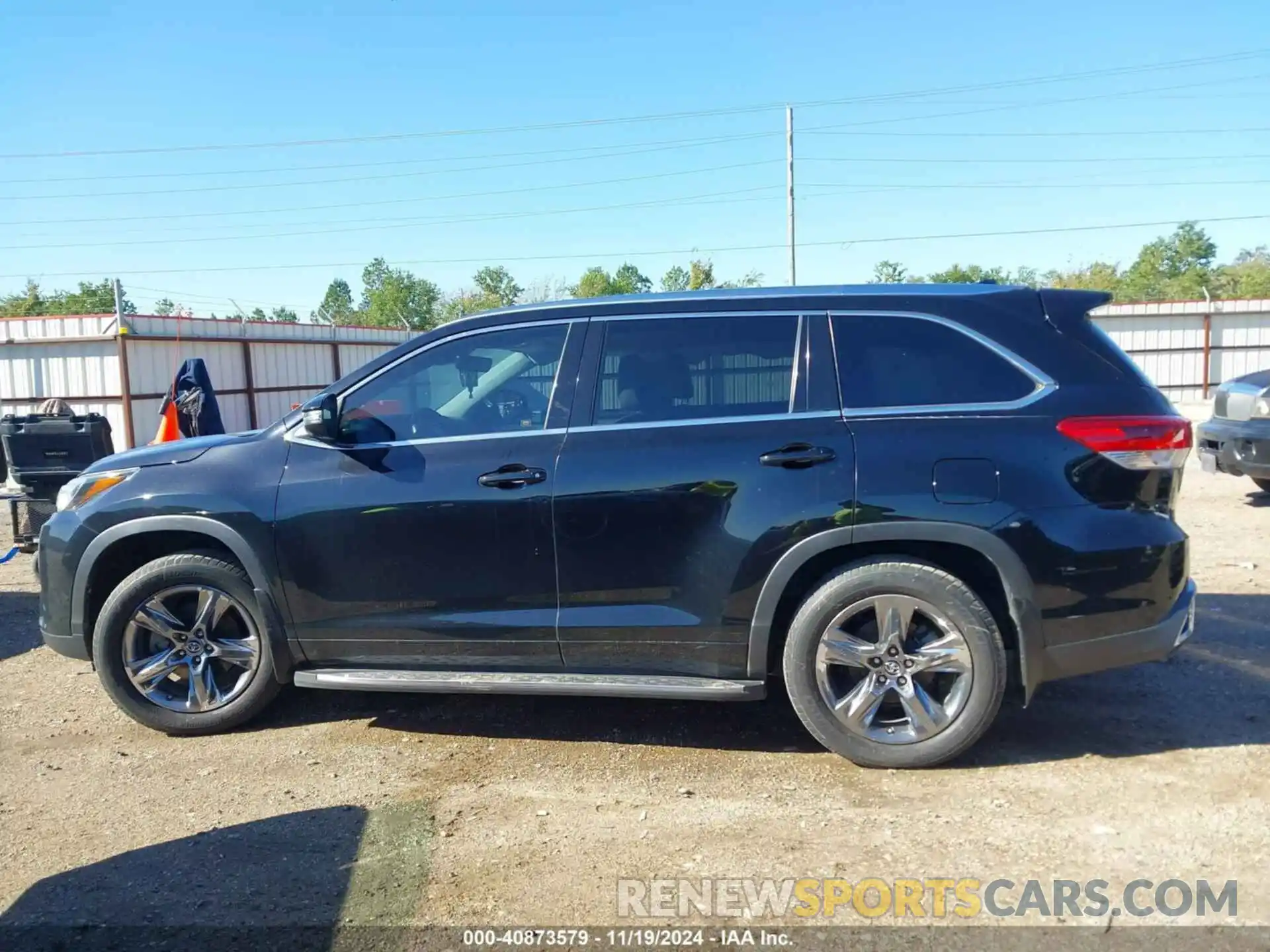 14 Photograph of a damaged car 5TDYZRFHXKS333607 TOYOTA HIGHLANDER 2019