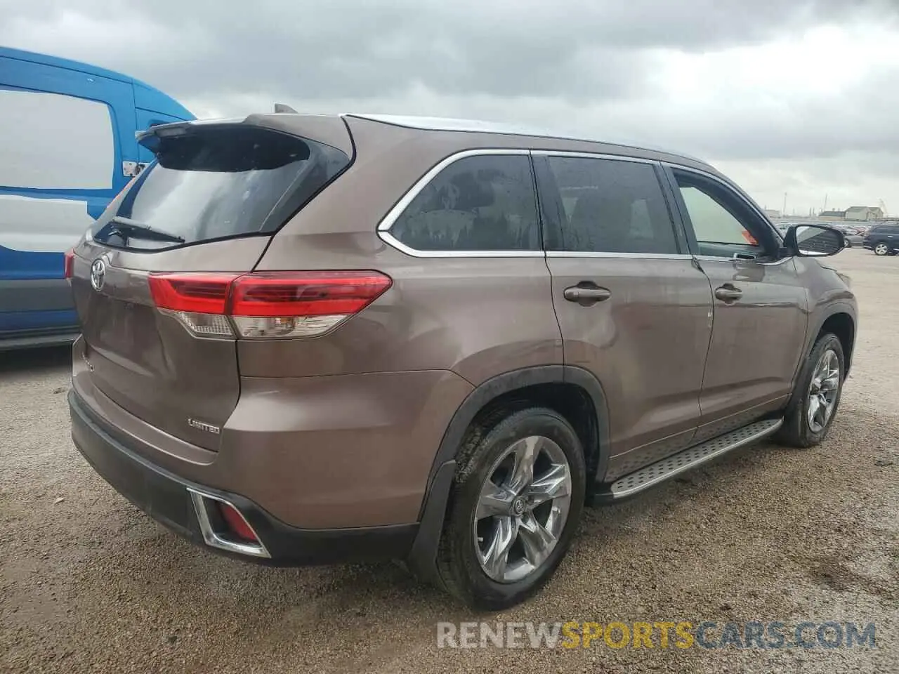 3 Photograph of a damaged car 5TDYZRFHXKS351525 TOYOTA HIGHLANDER 2019