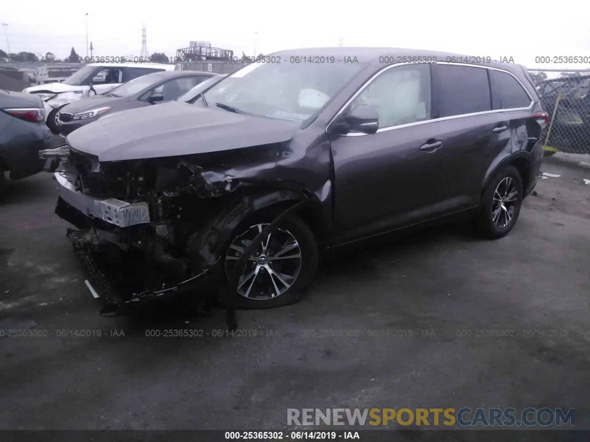 2 Photograph of a damaged car 5TDZARFH0KS046546 TOYOTA HIGHLANDER 2019