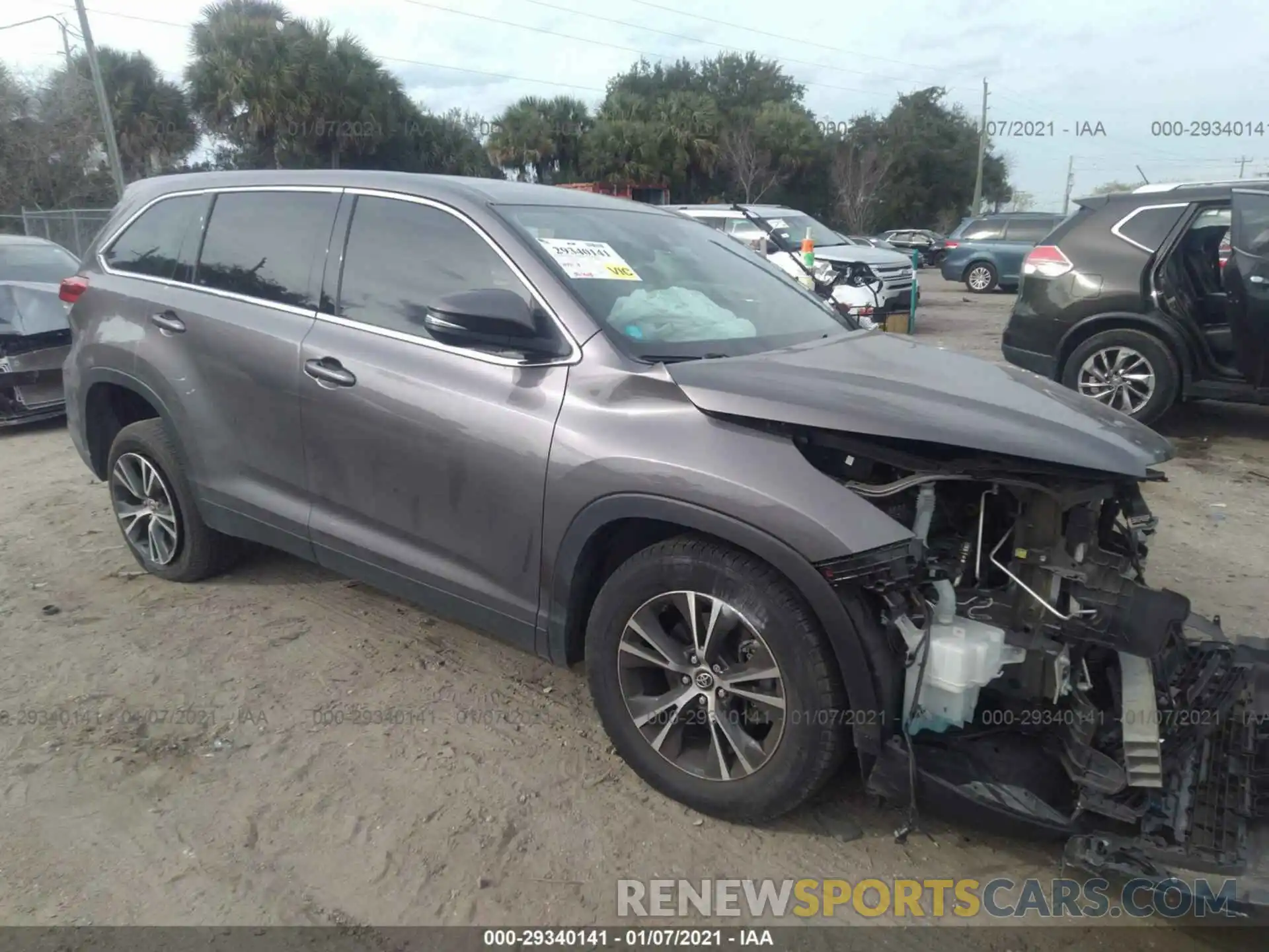 1 Photograph of a damaged car 5TDZARFH0KS046689 TOYOTA HIGHLANDER 2019