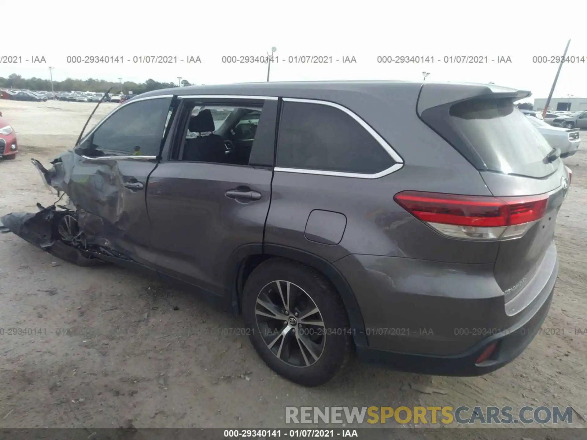 3 Photograph of a damaged car 5TDZARFH0KS046689 TOYOTA HIGHLANDER 2019