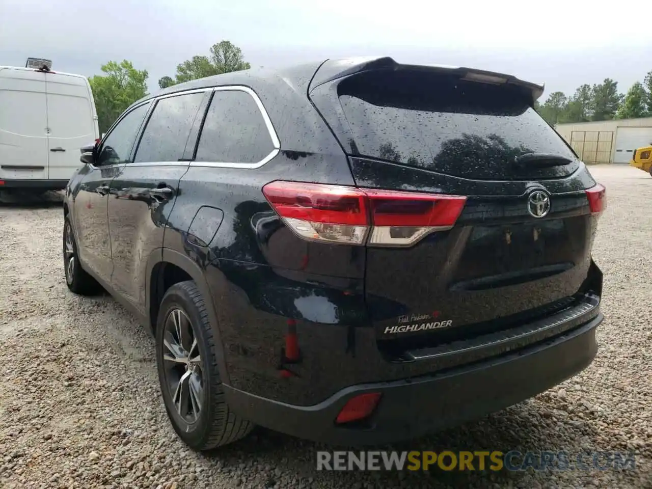 3 Photograph of a damaged car 5TDZARFH0KS047504 TOYOTA HIGHLANDER 2019