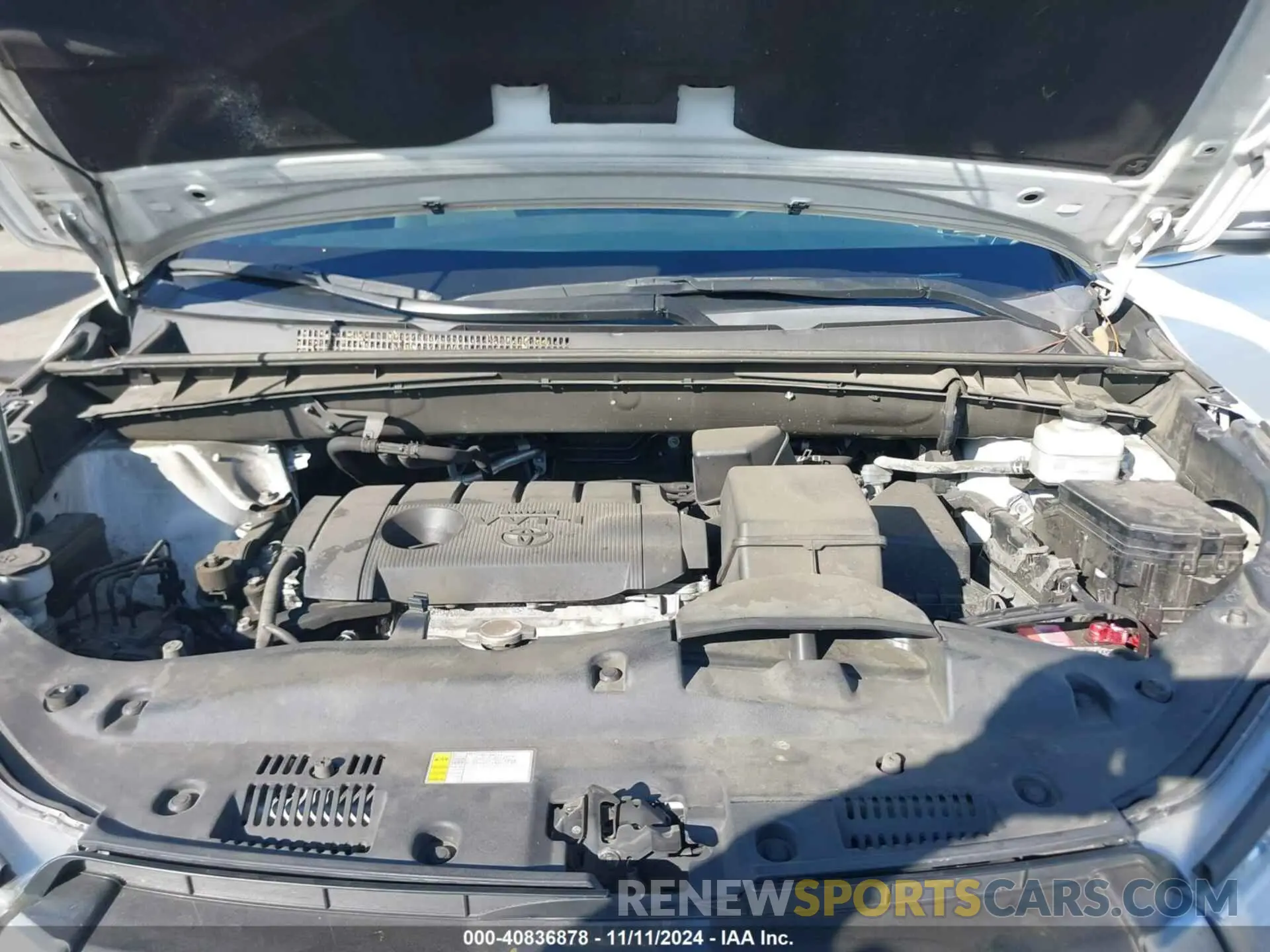 10 Photograph of a damaged car 5TDZARFH0KS054775 TOYOTA HIGHLANDER 2019