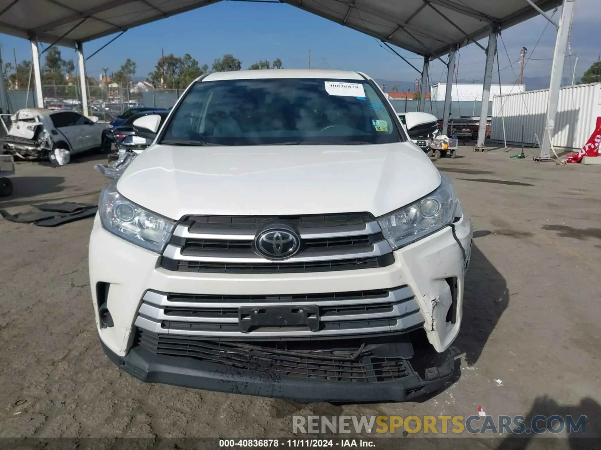 12 Photograph of a damaged car 5TDZARFH0KS054775 TOYOTA HIGHLANDER 2019