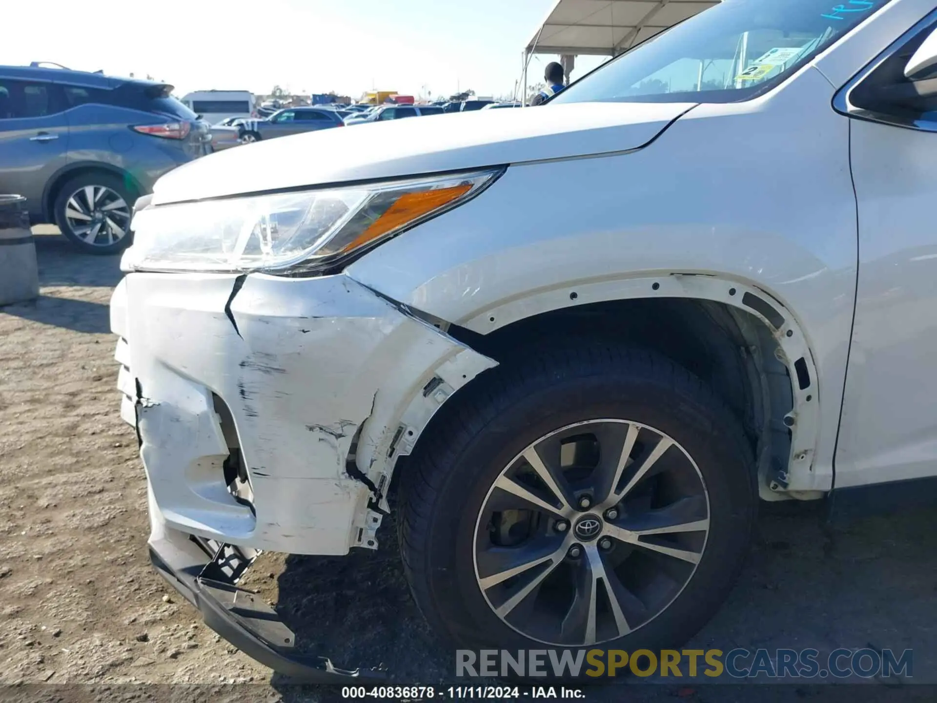 6 Photograph of a damaged car 5TDZARFH0KS054775 TOYOTA HIGHLANDER 2019