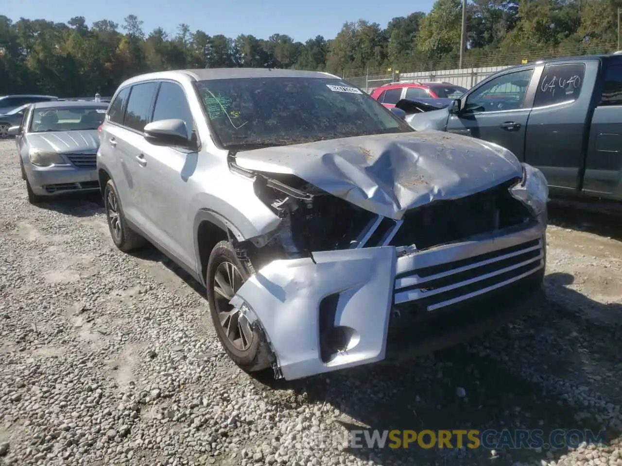 1 Photograph of a damaged car 5TDZARFH0KS056056 TOYOTA HIGHLANDER 2019