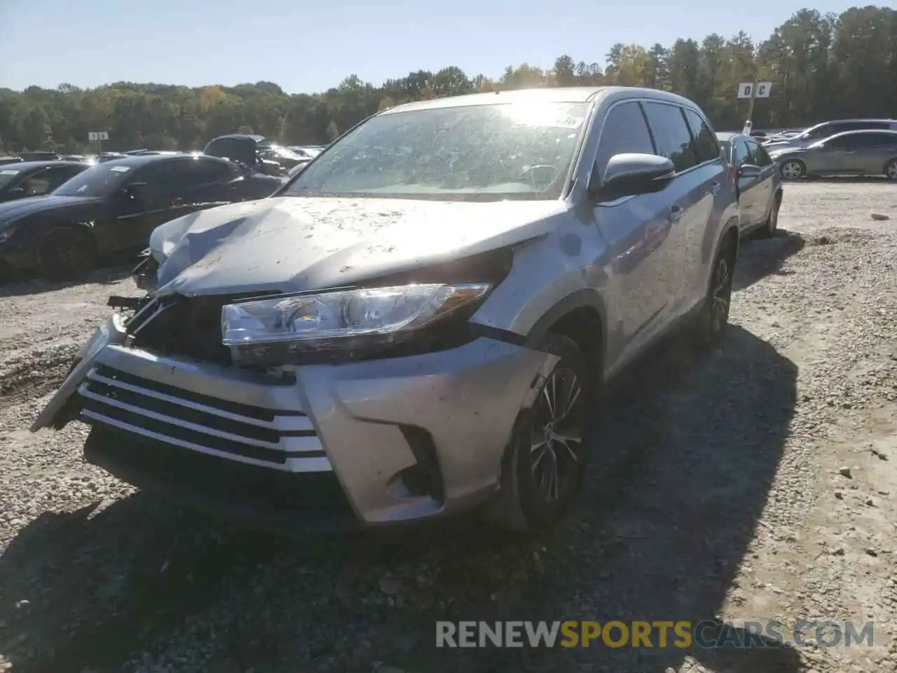 2 Photograph of a damaged car 5TDZARFH0KS056056 TOYOTA HIGHLANDER 2019