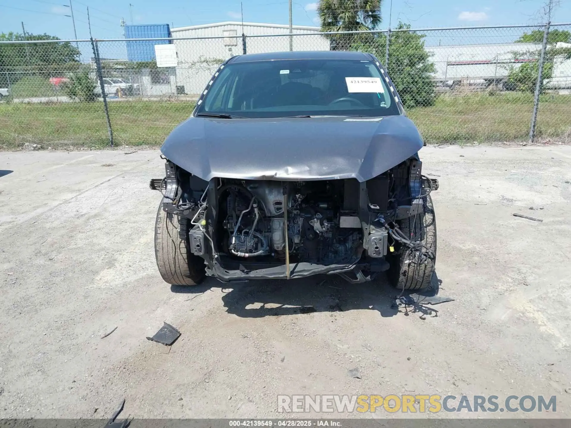 13 Photograph of a damaged car 5TDZARFH0KS056820 TOYOTA HIGHLANDER 2019