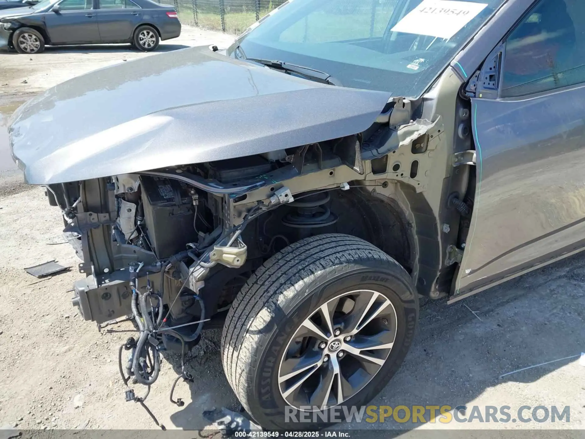 19 Photograph of a damaged car 5TDZARFH0KS056820 TOYOTA HIGHLANDER 2019