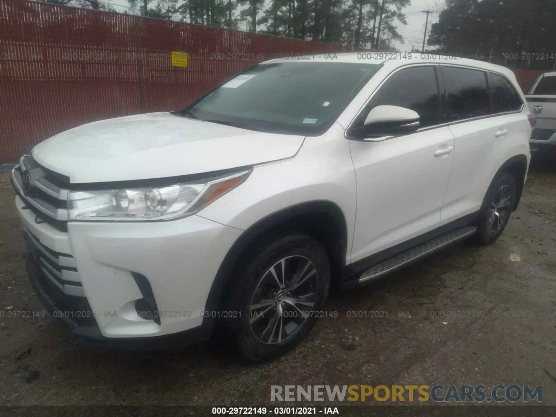 2 Photograph of a damaged car 5TDZARFH0KS057224 TOYOTA HIGHLANDER 2019