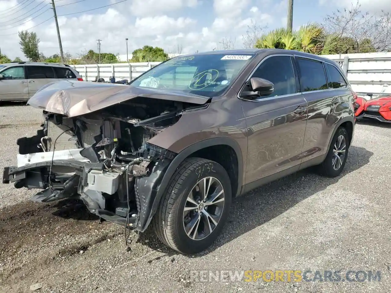 2 Photograph of a damaged car 5TDZARFH0KS058003 TOYOTA HIGHLANDER 2019