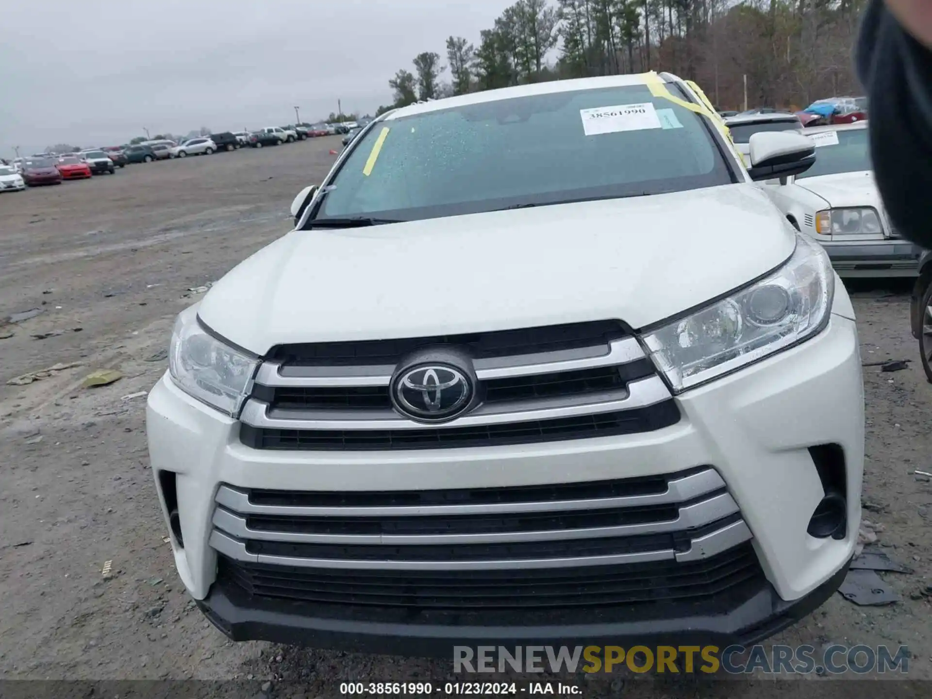 12 Photograph of a damaged car 5TDZARFH0KS058552 TOYOTA HIGHLANDER 2019