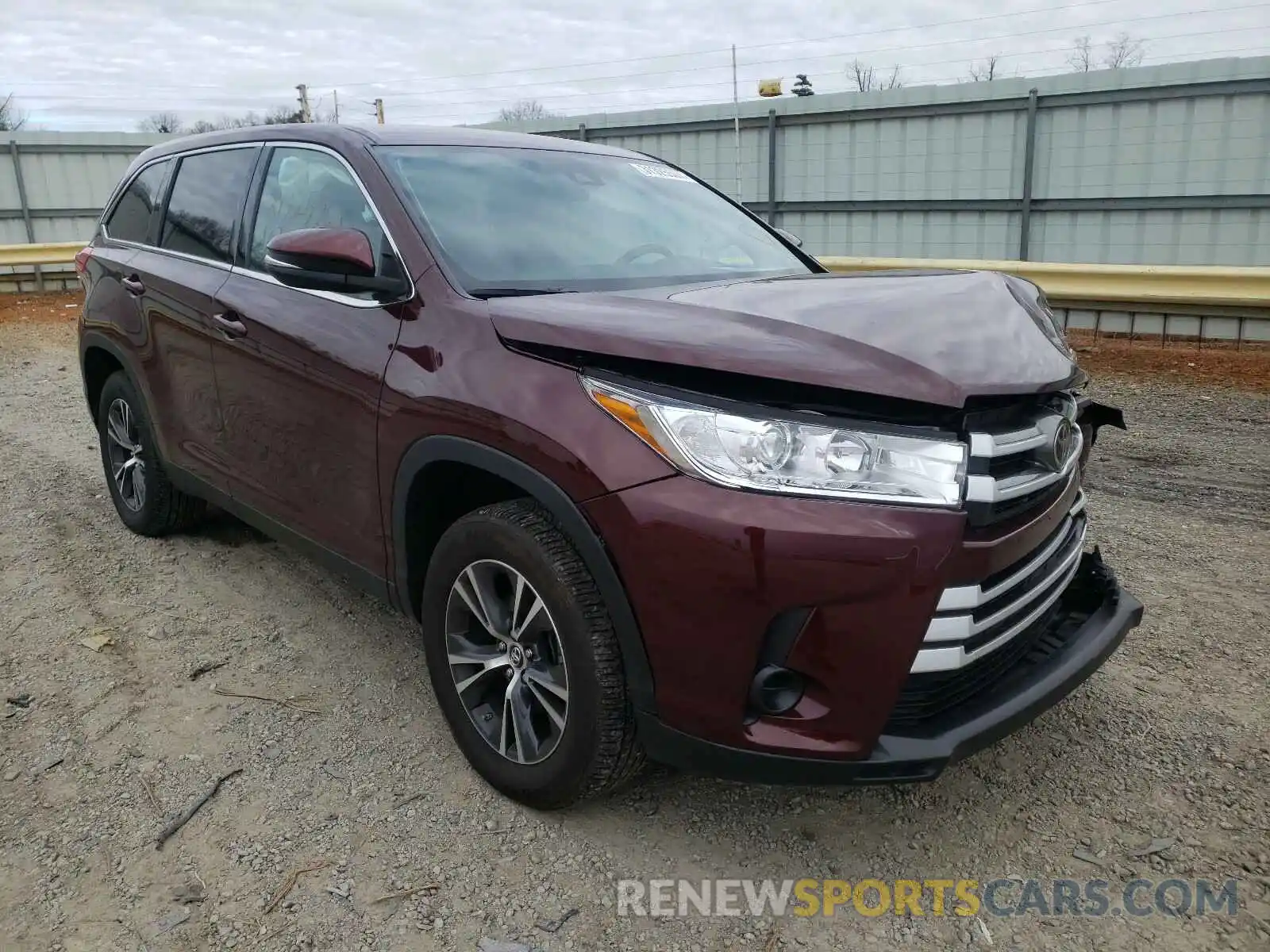 1 Photograph of a damaged car 5TDZARFH0KS059801 TOYOTA HIGHLANDER 2019