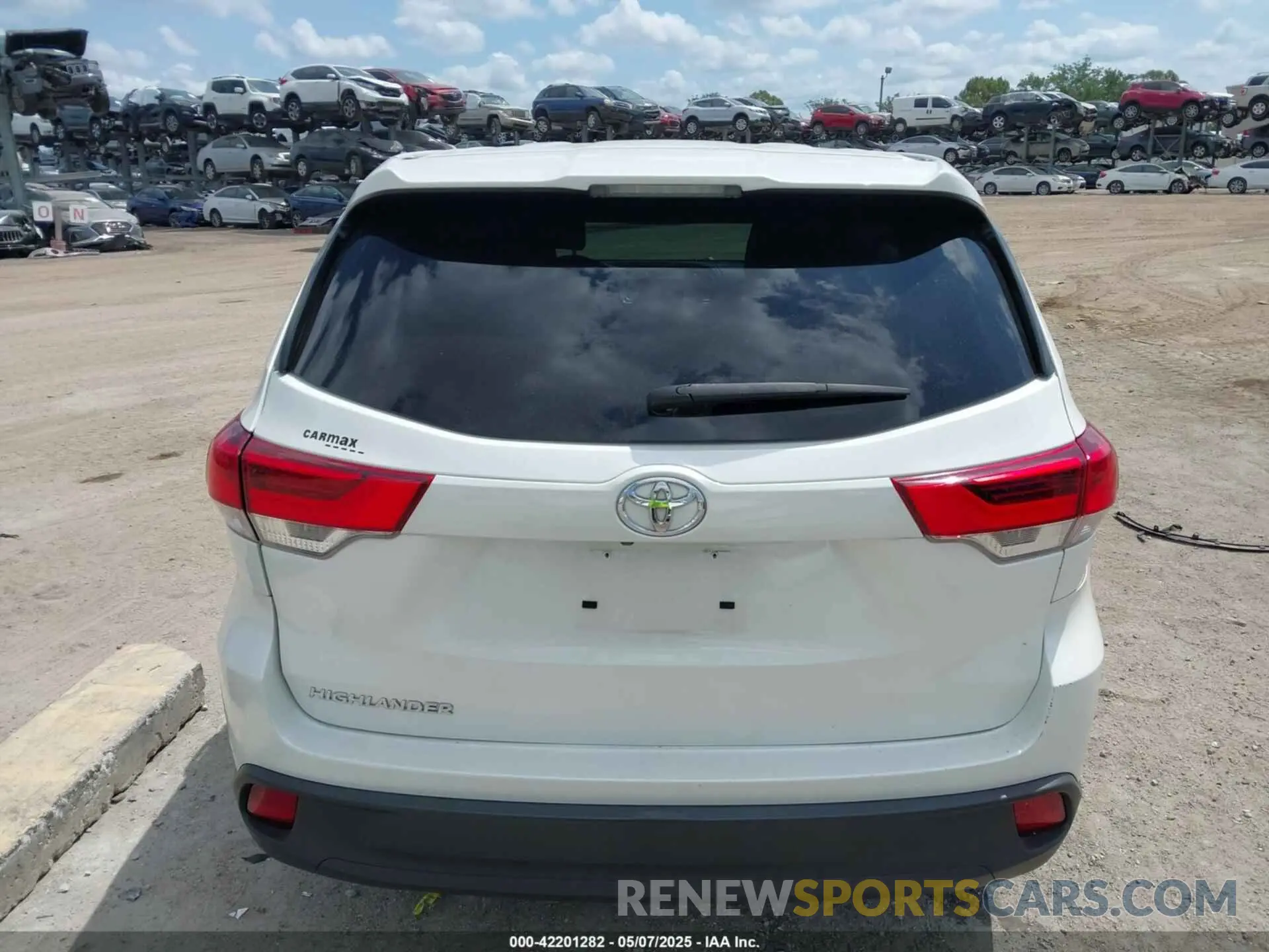 15 Photograph of a damaged car 5TDZARFH0KS060236 TOYOTA HIGHLANDER 2019