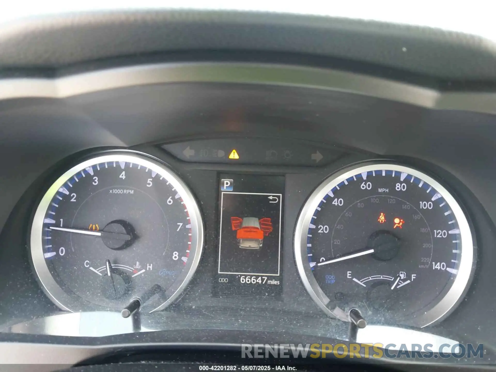 7 Photograph of a damaged car 5TDZARFH0KS060236 TOYOTA HIGHLANDER 2019