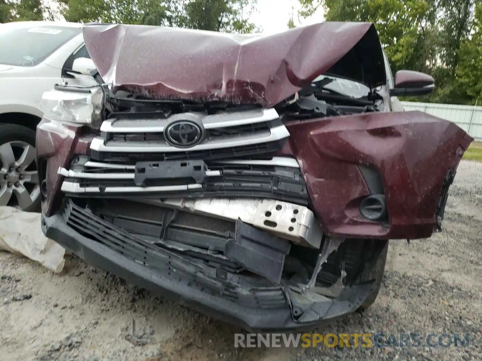 10 Photograph of a damaged car 5TDZARFH1KS042053 TOYOTA HIGHLANDER 2019