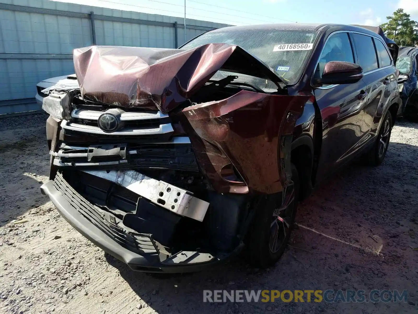 2 Photograph of a damaged car 5TDZARFH1KS042053 TOYOTA HIGHLANDER 2019