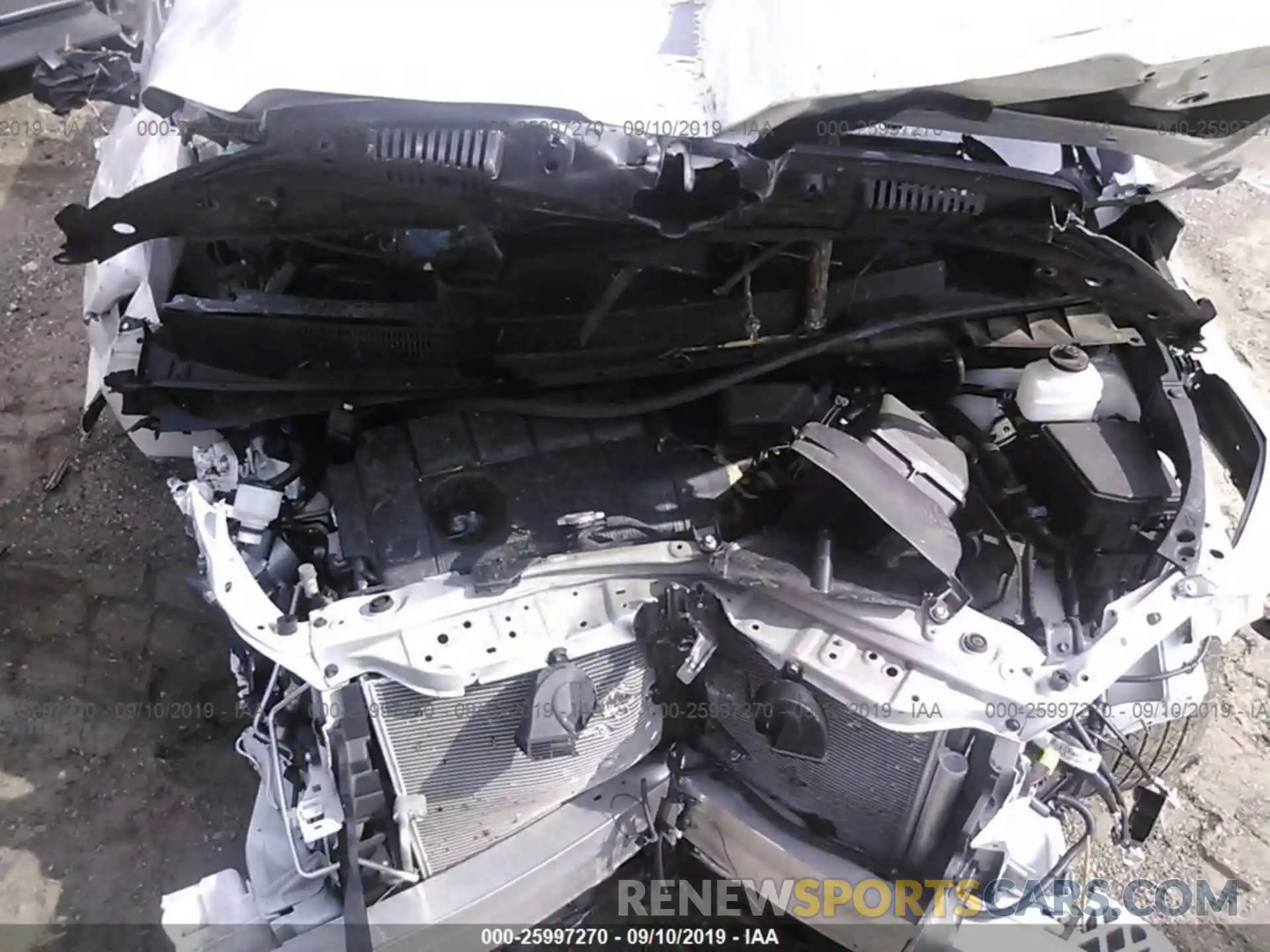 10 Photograph of a damaged car 5TDZARFH1KS043042 TOYOTA HIGHLANDER 2019